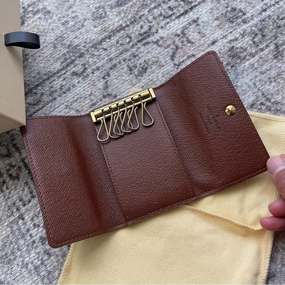 Authentic Louis Vuitton 6 Key Holder - Purchased from Louis Vuitton - Picture 14 of 16